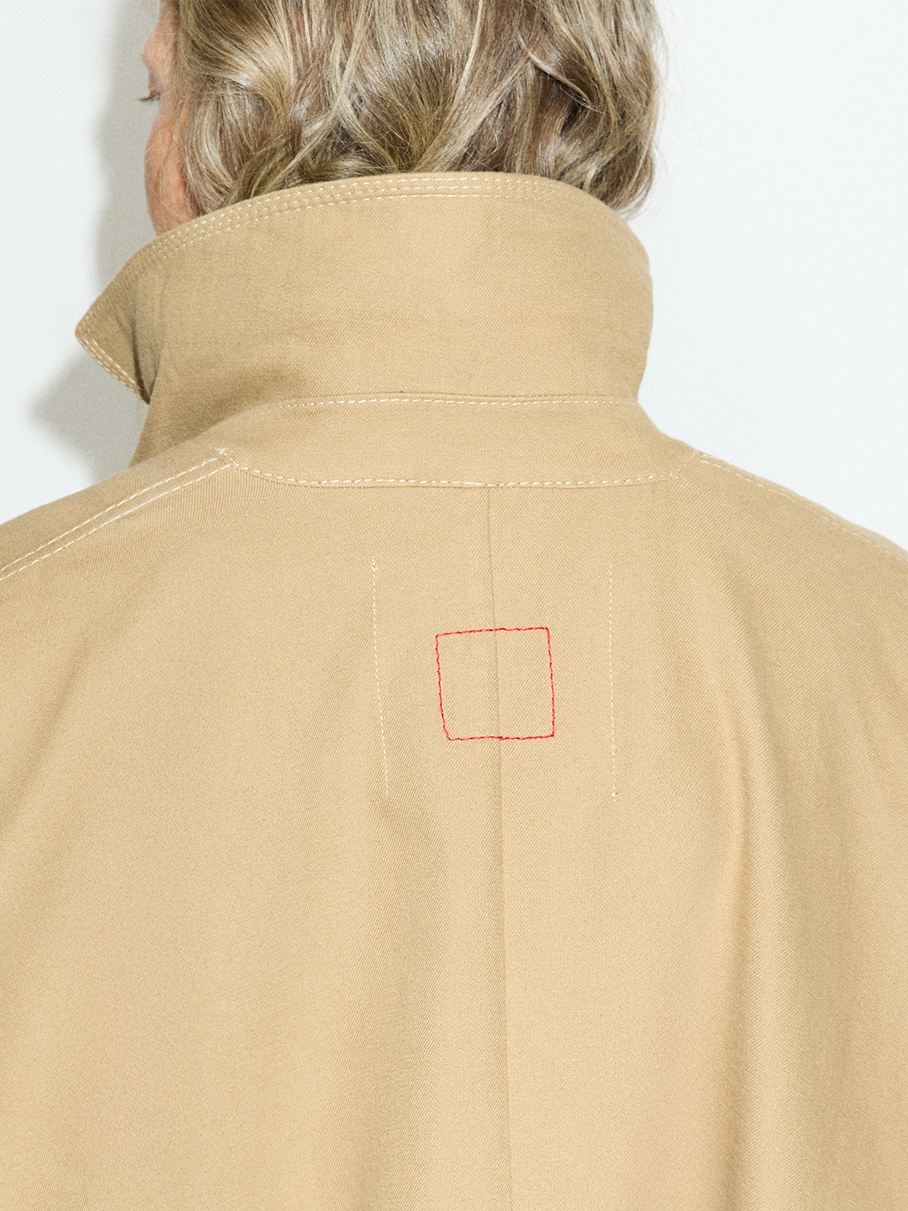 Trench Maxandco Banner Box Desktop 3 MAX&Co.